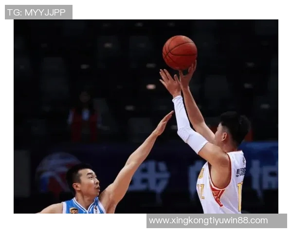 邹阳第二节狂飙18分半场8投全中三分4中4展现超强状态